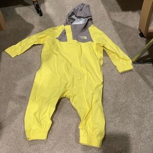 The NORTH FACE baby rain suit hyvent size 6-12M EUC $125